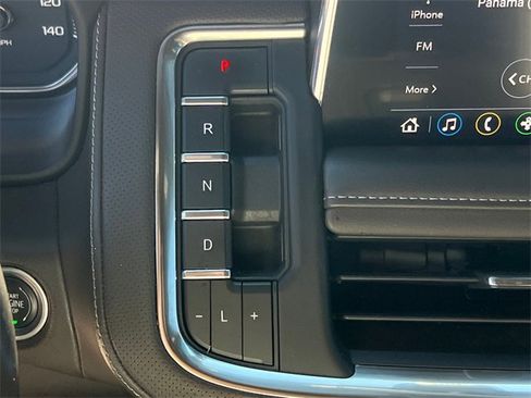 Used 2021 GMC Yukon XL SLT image 32