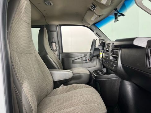 Used 2023 Chevrolet Express 3500 LS image 29