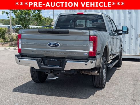 Used 2019 Ford F250 Lariat w/ Lariat Value Package AWD/4WD image 4