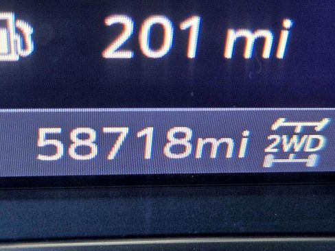 Used 2023 GMC Acadia SLT image 23