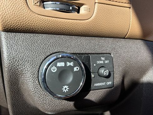 Used 2017 Buick Enclave Premium w/ Experience Buick Package image 12