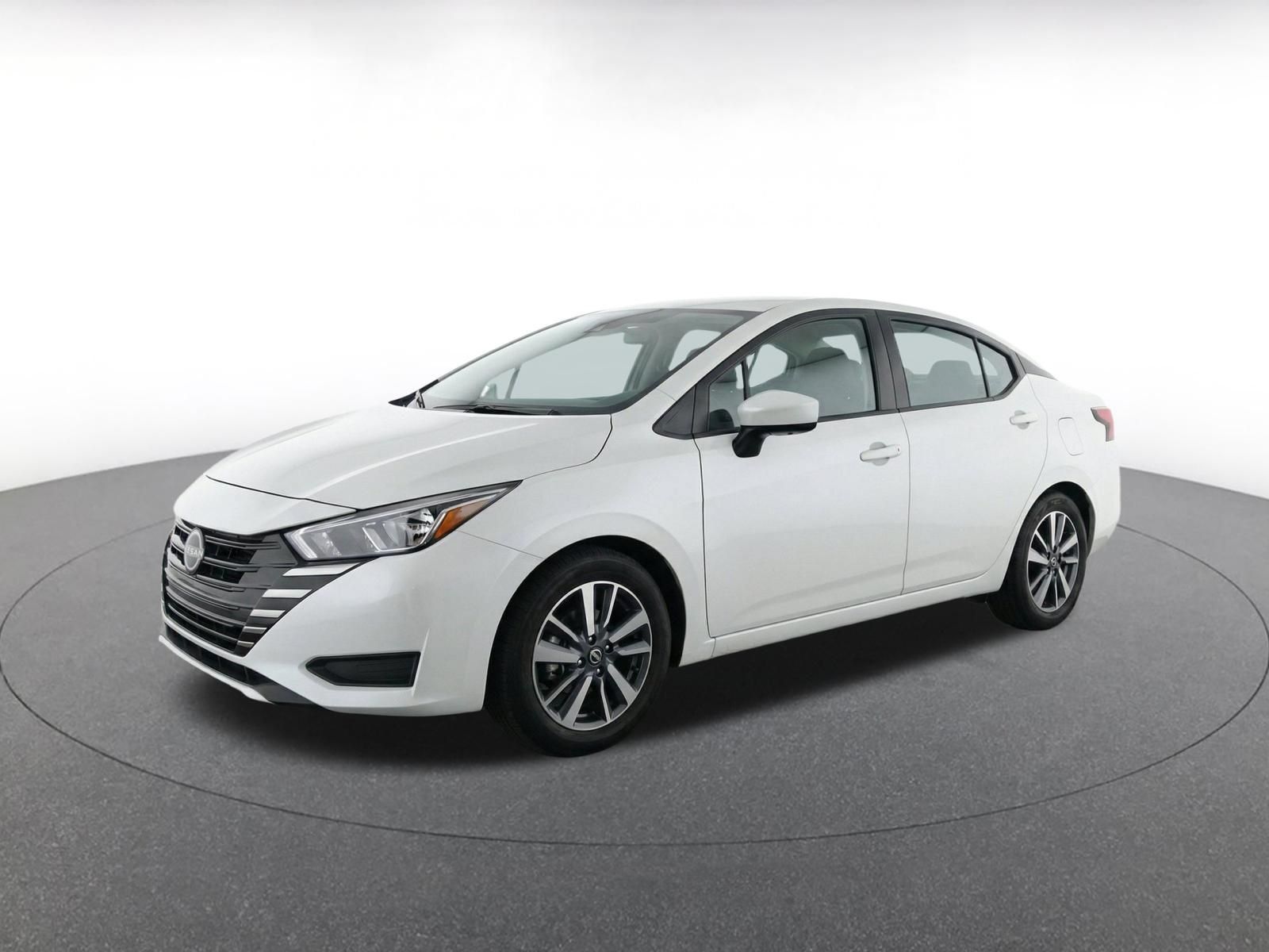 Used 2025 Nissan Versa SV FWD image 3