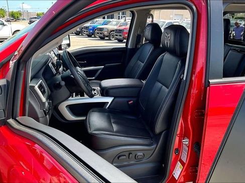 Used 2021 Nissan Titan SV w/ SV Convenience Package AWD/4WD image 18
