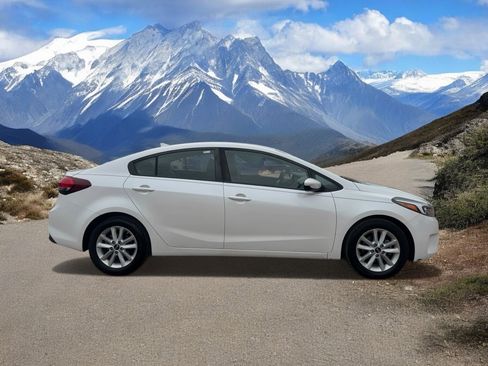 Used 2017 Kia Forte LX w/ LX Popular Package image 6