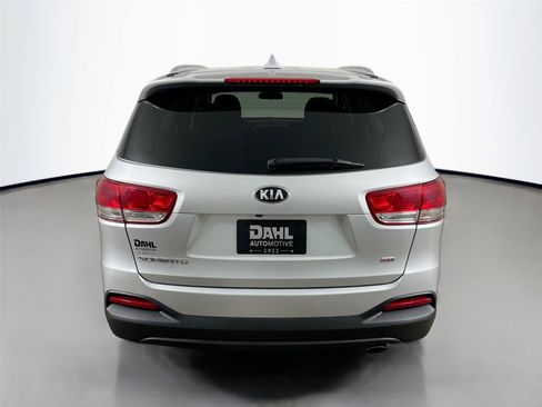 Used 2018 Kia Sorento AWD image 12