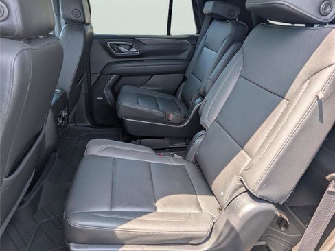 Used 2022 Chevrolet Tahoe Z71 w/ Luxury Package AWD/4WD image 28