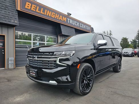 Used 2023 Chevrolet Suburban Premier w/ Advanced Technology Package AWD/4WD image 1