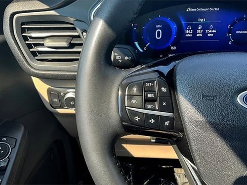 Used 2022 Ford Escape SEL w/ Technology Package image 11