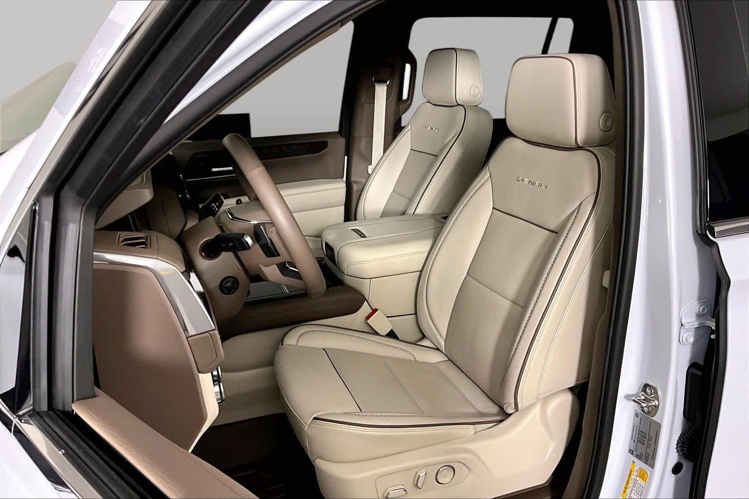 Certified 2026 GMC Yukon XL Denali w/ Sun & Power Step Package AWD/4WD image 8