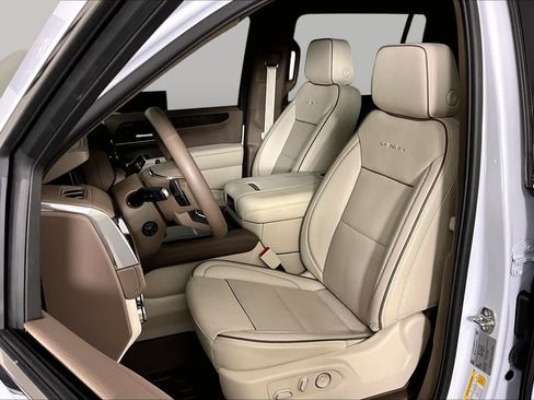 Used 2026 GMC Yukon XL Denali w/ Sun & Power Step Package AWD/4WD image 8