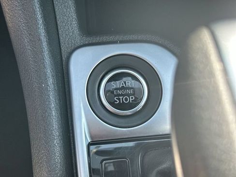 Used 2024 Nissan Sentra SV FWD image 19