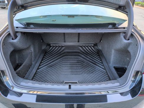 Used 2025 BMW 330i Sedan w/ Convenience Package image 32