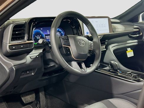 New 2026 Toyota Crown XLE image 7