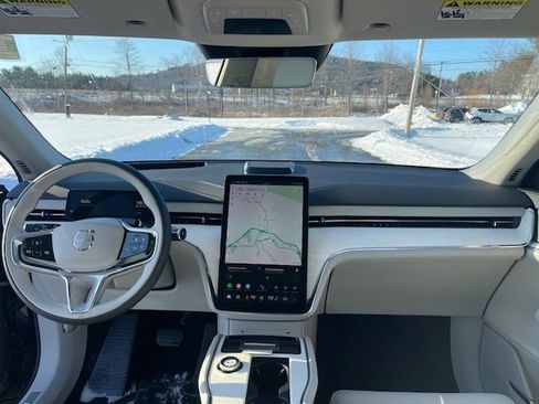 New 2025 Volvo EX90 Plus image 9