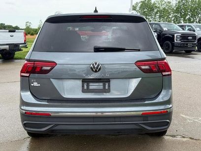 Used 2024 Volkswagen Tiguan SE