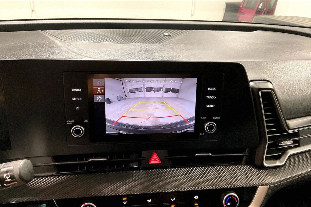 Used 2025 Kia Sportage LX FWD image 27