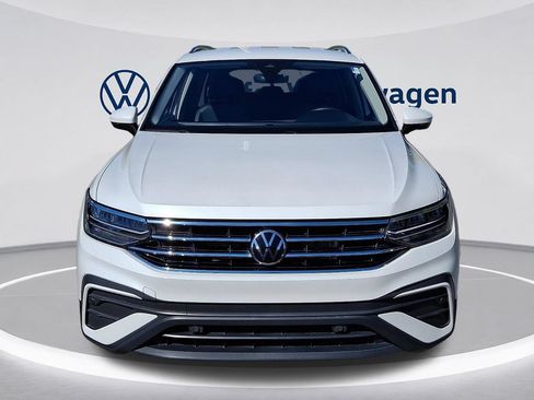 Certified 2023 Volkswagen Tiguan SE FWD image 2