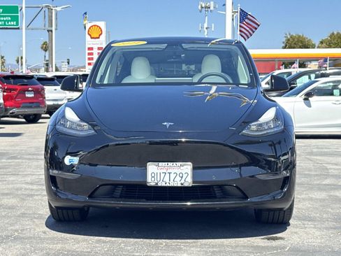 Used 2021 Tesla Model Y 2WD image 2