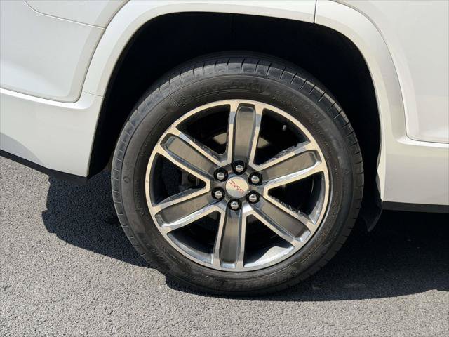Used 2017 GMC Acadia Denali w/ Technology Package AWD/4WD image 8