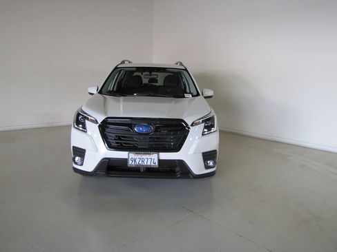 Used 2024 Subaru Forester Premium AWD/4WD image 2