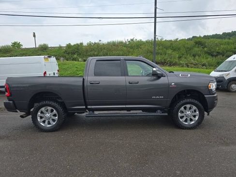 Used 2022 RAM 2500 Big Horn w/ Level C Equiment Group AWD/4WD image 4