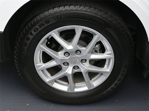 Used 2023 Chevrolet Equinox LS image 5