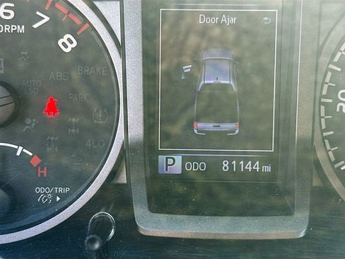 Used 2021 Toyota Tacoma TRD Sport w/ Technology Package AWD/4WD image 15
