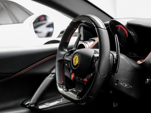 Used 2022 Ferrari 812 GTS RWD image 22