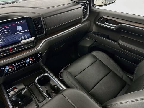 Used 2023 GMC Sierra 1500 SLT w/ SLT Premium Plus Package AWD/4WD image 33