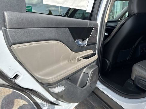 New 2026 Lincoln Corsair Premiere FWD image 15