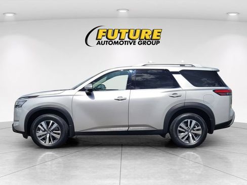 Certified 2024 Nissan Pathfinder SL w/ Cargo Package FWD image 6