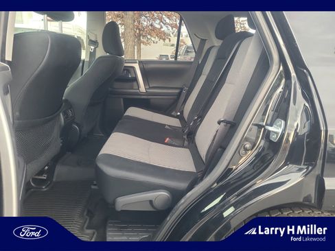 Used 2016 Toyota 4Runner SR5 image 17