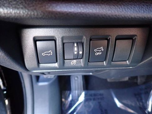 Used 2025 Subaru Outback Premium AWD/4WD image 16