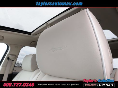 Used 2024 Buick Enclave Avenir w/ Avenir Technology Package AWD/4WD image 39