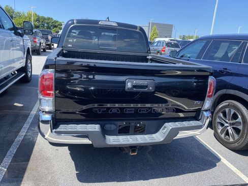 Used 2021 Toyota Tacoma TRD Off-Road AWD/4WD image 6