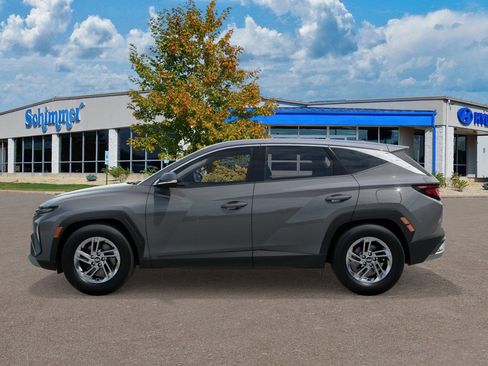 Used 2026 Hyundai Tucson SE image 3