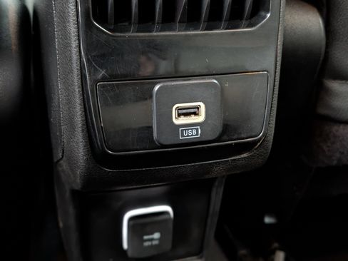 Used 2022 Jeep Compass Limited image 35