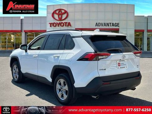 Certified 2022 Toyota RAV4 XLE w/ Convenience Package AWD/4WD image 10