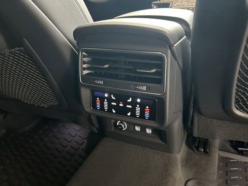 Used 2019 Audi Q8 Premium Plus image 27