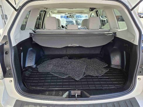 Used 2017 Subaru Forester 2.5i Premium w/ All-Weather Package image 11