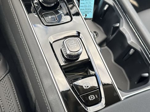 New 2026 Volvo XC90 B6 Core w/ Protection Package image 17