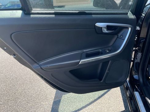 Used 2018 Volvo S60 T5 Inscription Platinum AWD/4WD image 15