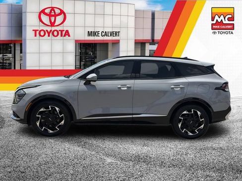 Used 2023 Kia Sportage SX FWD image 2