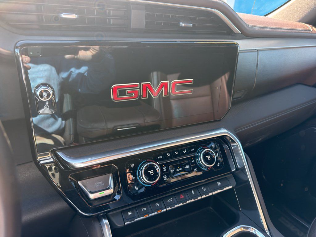 Used 2023 GMC Sierra 1500 Denali w/ Denali Reserve Package AWD/4WD image 19