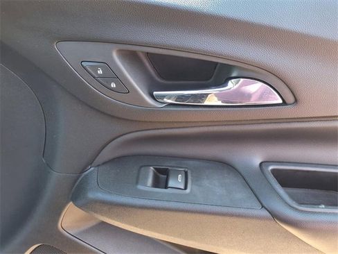 Used 2022 Chevrolet Equinox LT image 89