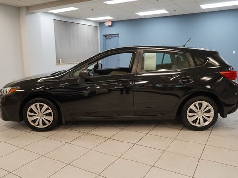 Used 2019 Subaru Impreza 2.0i image 2