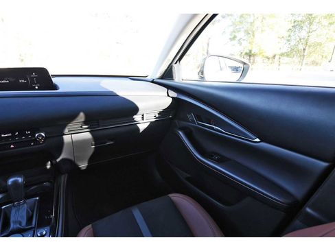 Used 2024 MAZDA CX-30 Carbon image 8