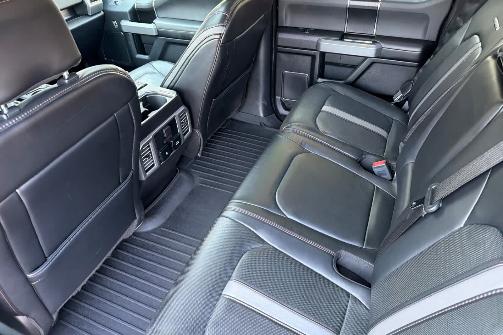Used 2018 Ford F150 Platinum w/ Equipment Group 701A Luxury AWD/4WD image 4