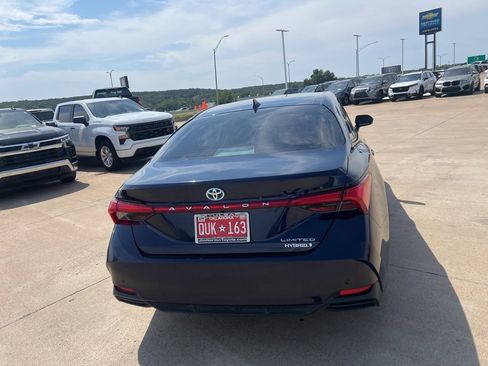 Used 2022 Toyota Avalon Limited image 9