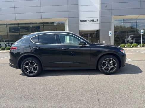 Used 2018 Alfa Romeo Stelvio Ti AWD/4WD image 5